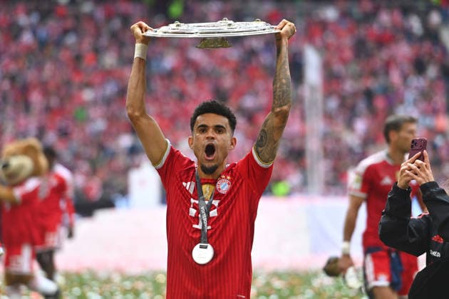 Luis DIAZ Bayern Muenchen with cup,championship cup,trophy,cup,trophy award ceremony Football 1 Bundesliga season 2025 2026, 34 matchday, matchday34 FC Bayern Muenchen 1 FC Koeln on 16 05 2026 , A L L I A N Z A R E N A