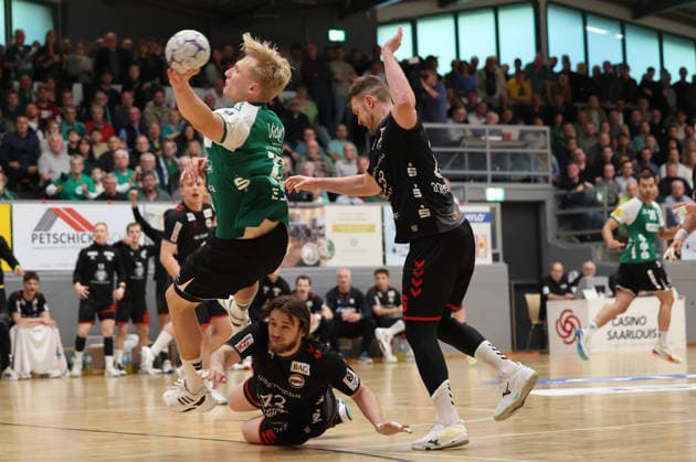 16 05 2026, Handball, Men, 3 League, Season 2025 2026, Promotion round, HG Saarlouis ASV Hamm Westfalen, Zeb Bjerneld HG Saarlouis , Jann Keno Jacobs ASV Hamm Westfalen , Andreas Bornemann ASV Hamm Westfalen Saarlouis Stadtgartenhalle Saarland Germany DEU Copyright: xSebastianxBachx