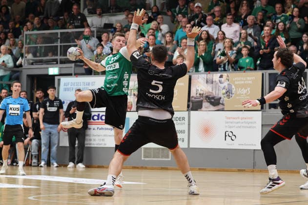 16 05 2026, Handball, Men, 3 League, Season 2025 2026, Promotion round, HG Saarlouis ASV Hamm Westfalen, Tom Paetow HG Saarlouis , Jan Brosch ASV Hamm Westfalen Saarlouis Stadtgartenhalle Saarland Germany DEU Copyright: xSebastianxBachx