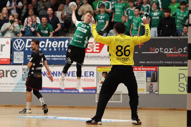 16 05 2026, Handball, Men, 3 League, Season 2025 2026, Promotion round, HG Saarlouis ASV Hamm Westfalen, Elyas Noh HG Saarlouis , Marcos Vinicois Colodeti ASV Hamm Westfalen Saarlouis Stadtgartenhalle Saarland Germany DEU Copyright: xSebastianxBachx