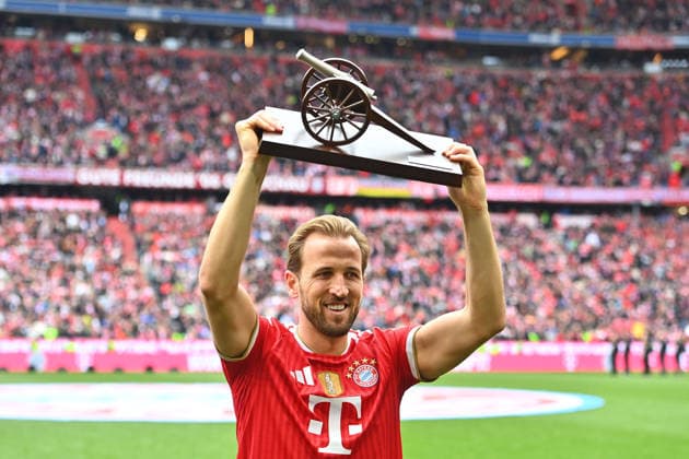 Harry KANE Bayern Muenchen with the Kicker Torjaegerkanone Award Ceremony Football 1 Bundesliga Season 2025 2026, 34 Matchday, Matchday34 FC Bayern Muenchen 1 FC Koeln on 16 05 2026 , A L L I A N Z A R E N A