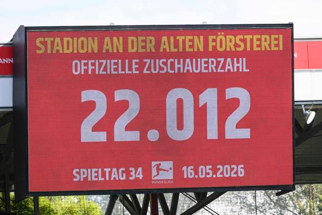 v l 22012 spectators on matchday 34, display, board, GER, Berlin, 1 FC Union Berlin vs FC Augsburg, 1 Bundesliga, soccer, DFB, last matchday, season 2025 2026, Alte Försterei, 16 May 2026, DFB DFL REGULATIONS PROHIBIT ANY USE OF PHOTOGRAPHS AS IMAGE SEQUENCES AND OR QUASI VIDEO, Copyright: HMBxMedia UwexKoch
