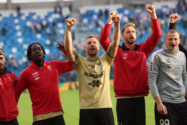 Plock 16.05.2026 Mecz 33. kolejka PKO Ekstraklasa sezon 2025 26 --- Polish football top league match Wisla Plock - Gornik Zabrze podziekowanie kibicom po meczu dtuzyna gornika Yvan Ikia Dimi Lukas Podolski Pawel Bochniewicz Tomasz Loska Fot. Marcin Solarz FotoPyK NEWSPIX.PL --- newspix.pl 