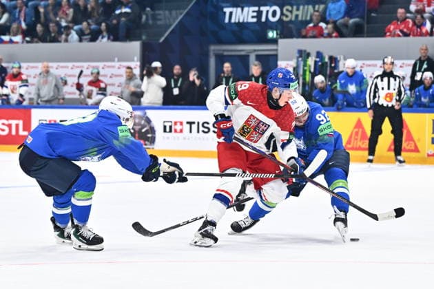 L-R Jaka Sodja (SLO), Tomas Galvas (CZE) and Anze Kuralt (SLO) in action during the 2026 IIHF World Championship, WM, Weltmeisterschaft Group B, match Slovenia vs Czech Republic, on May 16, 2026, Fribourg, Switzerland. (CTKxPhoto RadekxPetrasek) CTKPhotoP2026051606251  CTKPhotoP2026051606251