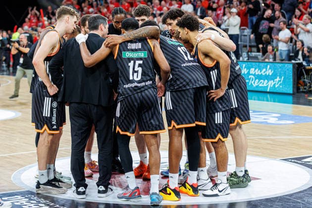 team, squad, disappointed, disappointment, negative emotions, negative emotion, end of game, BMA365 Bamberg Baskets vs ratiopharm Ulm, basketball, easyCredit BBL, playoff quarterfinals, game 1, 16 05 2026 BMA365 Bamberg Baskets vs ratiopharm Ulm, basketball, easyCredit BBL, playoff quarterfinals, game 1, 16 05 2026 Bamberg Copyright: xEibner-Pressefoto G.xSantemizx EP_EER