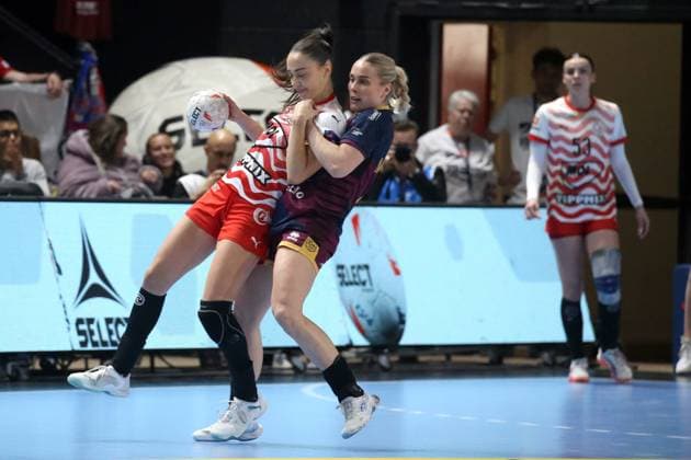 handball, ehf european league, 1 2 finale, dijon - esztergom NICOLAS GOISQUE MAXPPP - 16-5-2026, 18h00, handball, ehf european league, 1 2 finale, jda bourgogne dijon - mol esztergom, grosse défense de stine loborg sur sa visàvis  Copyright: xMAXPPPxNICOLASxGOISQUEx GSQ202605167226 GSQ202605167226