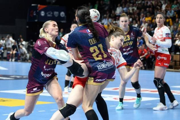handball, ehf european league, 1 2 finale, dijon - esztergom NICOLAS GOISQUE MAXPPP - 16-5-2026, 18h00, handball, ehf european league, 1 2 finale, jda bourgogne dijon - mol esztergom, esztergom a dominé physiquement les 20 premières minutes de la seconde période malmenat des dijonnaises visiblement fatiguées  Copyright: xMAXPPPxNICOLASxGOISQUEx GSQ202605167236 GSQ202605167236