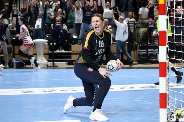 handball, ehf european league, 1 2 finale, dijon - esztergom NICOLAS GOISQUE MAXPPP - 16-5-2026, 18h00, handball, ehf european league, 1 2 finale, jda bourgogne dijon - mol esztergom, la joie d ann-cathrin giegerich, diminuée physiquement mais qui a réussit 2 arrêts décisifs dans le money time participant ainsi amplement à la victoire dijonnaises Copyright: xMAXPPPxNICOLASxGOISQUEx GSQ202605167245 GSQ202605167245
