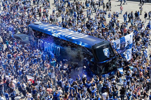 May 16, 2026, Porto, Porto, Portugal: FC Porto fans at the team bus arrival before the Liga Portugal Betclic 25 26 match between FC Porto and Santa Clara at Estadio do Dragao on May 16 2026, in Porto, Portugal. Soccer 2026: Porto X Santa Clara  - ZUMAa269 20260516_zsp_a269_004 Copyright: xSandroxAlemaox
