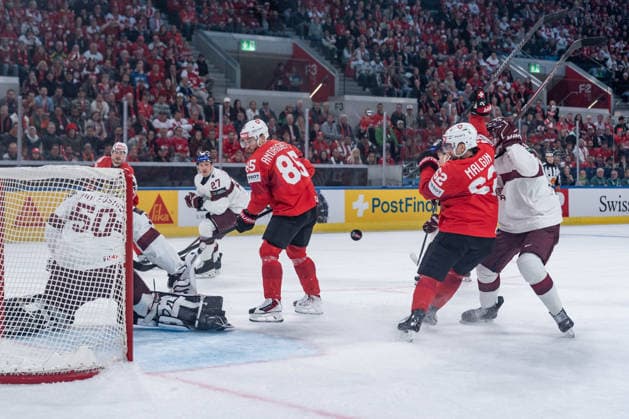 16 05 2026, Zurich, Swiss Life Arena, Ice Hockey World Championships Switzerland Latvia, 62 Denis Malgin Switzerland , 85 Sven Andrighetto Switzerland Zurich Swiss Life Arena Zurich Switzerland Copyright: xJustPictures.ch StefanxEmchx jp-de-StEm-DSC0048520260516