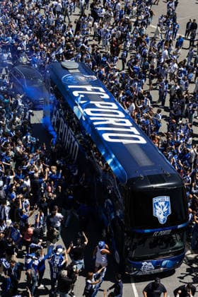 May 16, 2026, Porto, Porto, Portugal: FC Porto fans at the team bus arrival before the Liga Portugal Betclic 25 26 match between FC Porto and Santa Clara at Estadio do Dragao on May 16 2026, in Porto, Portugal. Soccer 2026: Porto X Santa Clara  - ZUMAa269 20260516_zsp_a269_019 Copyright: xSandroxAlemaox