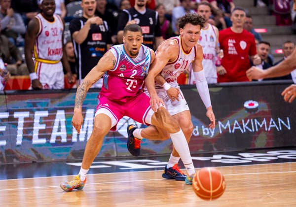 duel between Alijah Comithier Telekom Baskets Bonn, 2 and Brae Ivey Fitness First Wuerzburg Baskets, 11 Telekom Baskets Bonn Fitness First Wuerzburg Baskets 16 05 2026 Basketball, easyCredit Basketball Bundesliga, Playoffs, Quarter-final game 1, GER, Bonn, Telekom Dome Bonn Copyright: HMBxMedia xMarcoxBader