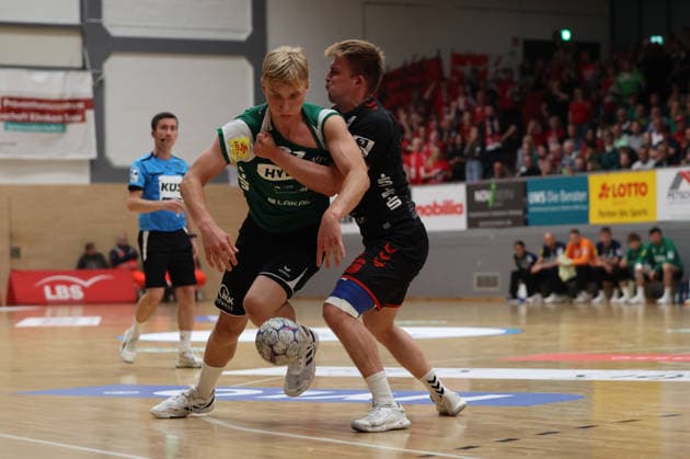 16 05 2026, Handball, Men, 3 League, Season 2025 2026, Promotion round, HG Saarlouis ASV Hamm Westfalen, Zeb Bjerneld HG Saarlouis , Benedikt Kühn ASV Hamm Westfalen Saarlouis Stadtgartenhalle Saarland Germany DEU Copyright: xSebastianxBachx