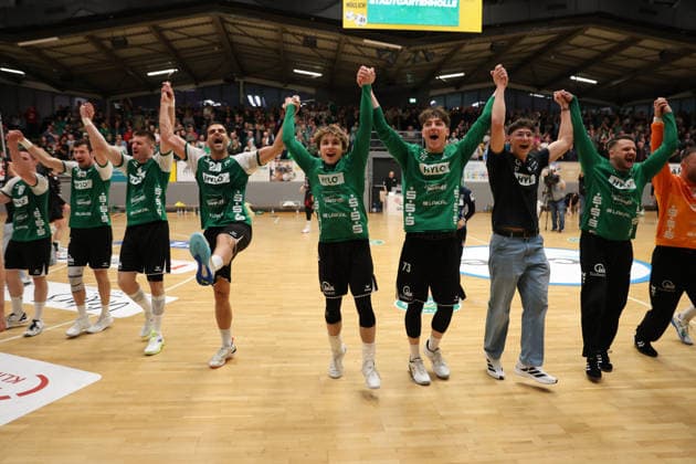 16 05 2026, Handball, Men, 3 League, Season 2025 2026, Promotion round, HG Saarlouis ASV Hamm Westfalen, The team HG Saarlouis celebrates the victory Saarlouis Stadtgartenhalle Saarland Germany DEU Copyright: xSebastianxBachx