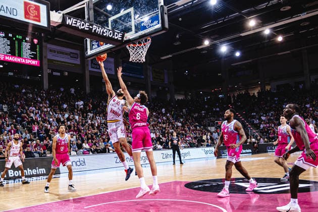 easyCredit Basketball Bundesliga, playoff quarter-final Telekom Baskets Bonn vs Fitness First Baskets Würzburg, 16 05 2026 David Muenkat Würzburg 55 and Michael Kessens Telekom Baskets Bonn 6 easyCredit Basketball Bundesliga, playoff quarter-final Telekom Baskets Bonn vs Fitness First Baskets Würzburg, 16 05 2026, Telekom Dome Bonn Copyright: xBEAUTIFULxSPORTS Derixx