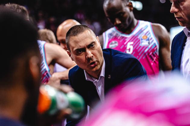 easyCredit Basketball Bundesliga, Playoff quarterfinal Telekom Baskets Bonn vs Fitness First Baskets Würzburg, 16 05 2026 Marko Stankovic Telekom Baskets Bonn Head Coach during timeout easyCredit Basketball Bundesliga, Playoff quarterfinal Telekom Baskets Bonn vs Fitness First Baskets Würzburg, 16 05 2026, Telekom Dome Bonn Copyright: xBEAUTIFULxSPORTS Derixx