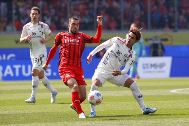 Soccer, 1 Bundesliga, Matchday 34, 2025 2026, 1 FC Heidenheim vs 1 FSV Mainz 05, 16 05 2026, Voith Arena, Heidenheim, Germany, Arijon IBRAHIMOVIC 1 FC Heidenheim 22 in duel with Kaishu SANO 1 FSV Mainz 05 6 re Heidenheim Voith Arena Baden Württemberg Germany Copyright: xGaetanoxDixRosax