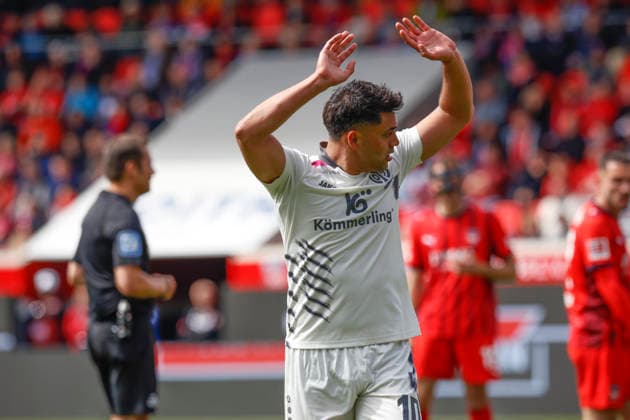 Football, 1 Bundesliga, Matchday 34, 2025 2026, 1 FC Heidenheim vs 1 FSV Mainz 05, 16 05 2026, Voith Arena, Heidenheim, Germany, Nadiem AMIRI 1 FSV Mainz 05 10 apologizes to the Heidenheim fans with raised arms Heidenheim Voith Arena Baden Württemberg Germany Copyright: xGaetanoxDixRosax