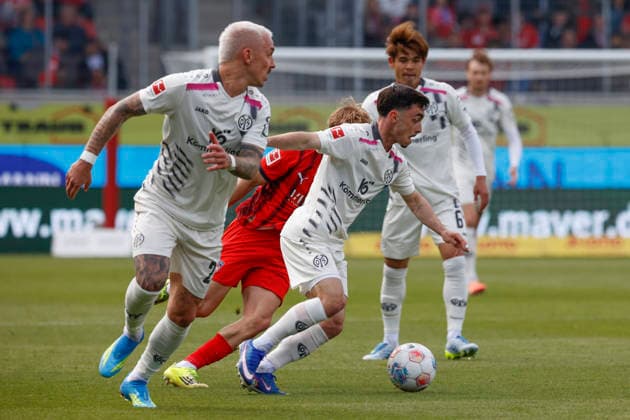 Soccer, 1 Bundesliga, Matchday 34, 2025 2026, 1 FC Heidenheim vs 1 FSV Mainz 05, 16 05 2026, Voith Arena, Heidenheim, Germany, Paul NEBEL 1 FSV Mainz 05 8 re on the ball, li Phillipp TIETZ 1 FSV Mainz 05 20 Heidenheim Voith Arena Baden Württemberg Germany Copyright: xGaetanoxDixRosax