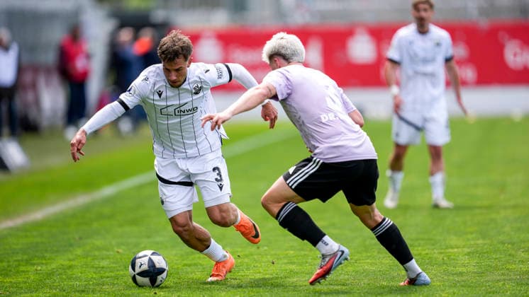 v li Louis Kolbe SVS, 3 , Frederik Schumann Homburg, 3 , duel, duel, tackle, tackling, dynamics, action, action, 16 05 2026, Sandhausen Germany , Football, Regionalliga Südwest, SV Sandhausen FC 08 Homburg xozx