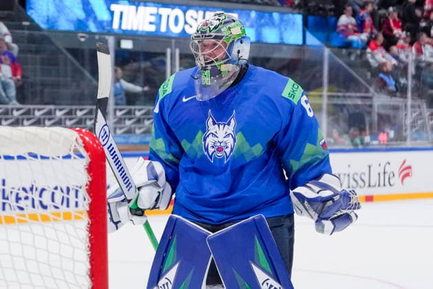 FRIBOURG, SWITZERLAND MAY 16 goalkeeper Lukas Horak of Slovenia celebrates victory during the 2026 IIHF Ice Hockey World Championship Switzerland game between Slovenia and Czechia at BCF Arena on May 16, 2026 in Fribourg, Fribourg Fribourg BCF Arena Fribourg Switzerland Copyright: xJustPictures.ch JarixPestelaccix jp-en-EuSpIm-JP6_JAR_Slovenia_Czechia_16May2026_00083