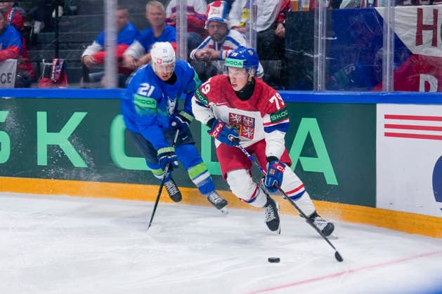 FRIBOURG, SWITZERLAND MAY 16 Tomas Galvas of Czechia R in action during the 2026 IIHF Ice Hockey World Championship Switzerland game between Slovenia and Czechia at BCF Arena on May 16, 2026 in Fribourg, Fribourg Fribourg BCF Arena Fribourg Switzerland Copyright: xJustPictures.ch JarixPestelaccix jp-en-EuSpIm-JP6_JAR_Slovenia_Czechia_16May2026_00100
