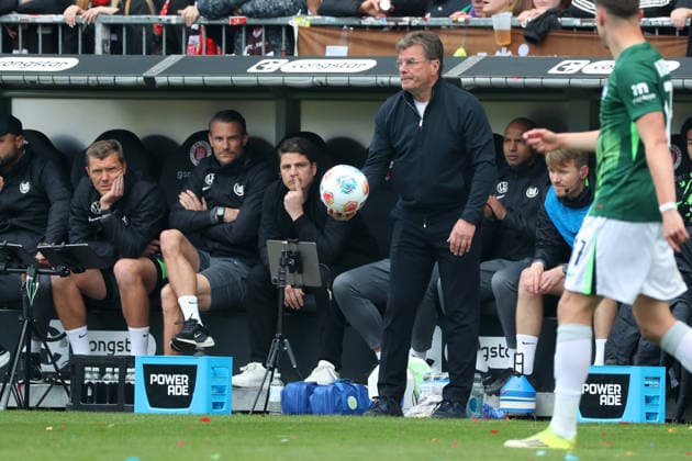 St Pauli vs VfL, 1 BL Hamburg, 16 05 2026, Football, Men, Season 2025 2026, 1 BL, FC St Pauli vs VfL Wolfsburg Head Coach Dieter Hecking VfL Wolfsburg , Sports Director Pirmin Schwegler VfL Wolfsburg DFL DFB REGULATIONS PROHIBIT ANY USE OF PHOTOGRAPHS as IMAGE SEQUENCES and or QUASI VIDEO Millerntor Stadion Germany