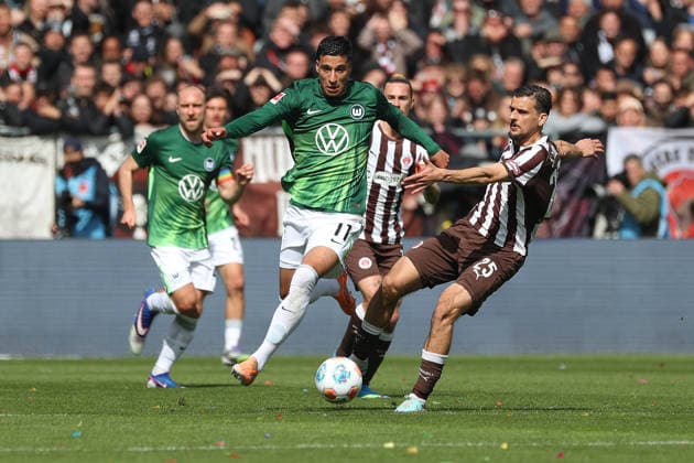 St Pauli vs VfL, 1 BL Hamburg, 16 05 2026, Football, Men, Season 2025 2026, 1 BL, FC St Pauli vs VfL Wolfsburg Adam Daghim VfL Wolfsburg , Adam Dzwigala St Pauli DFL DFB REGULATIONS PROHIBIT ANY USE OF PHOTOGRAPHS as IMAGE SEQUENCES and or QUASI VIDEO Millerntor Stadion Germany