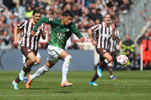 St Pauli vs VfL, 1 BL Hamburg, 16 05 2026, Football, Men, Season 2025 2026, 1 BL, FC St Pauli vs VfL Wolfsburg Adam Daghim VfL Wolfsburg DFL DFB REGULATIONS PROHIBIT ANY USE OF PHOTOGRAPHS as IMAGE SEQUENCES and or QUASI VIDEO Millerntor Stadion Germany