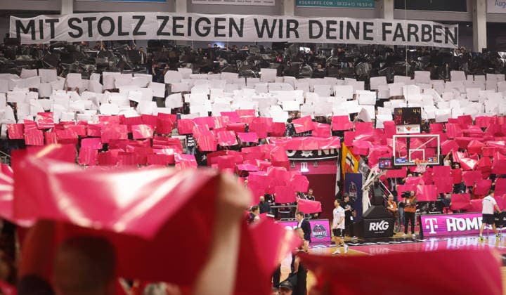 Fan choreography Telekom Baskets Bonn vs Fitness First Würzburg Baskets Playoffs Quarterfinals Game 1 Season 2025 26