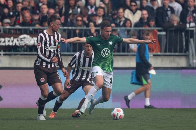 St Pauli vs VfL, 1 BL Hamburg, 16 05 2026, Football, Men, Season 2025 2026, 1 BL, FC St Pauli vs VfL Wolfsburg Hauke Wahl St Pauli , Yannick Gerhardt VfL Wolfsburg DFL DFB REGULATIONS PROHIBIT ANY USE OF PHOTOGRAPHS as IMAGE SEQUENCES and or QUASI VIDEO Millerntor Stadion Germany