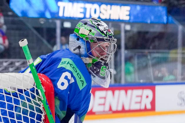 FRIBOURG, SWITZERLAND MAY 16 goalkeeper Lukas Horak of Slovenia in action during the 2026 IIHF Ice Hockey World Championship Switzerland game between Slovenia and Czechia at BCF Arena on May 16, 2026 in Fribourg, Fribourg Fribourg BCF Arena Fribourg Switzerland Copyright: xJustPictures.ch JarixPestelaccix jp-en-EuSpIm-JP6_JAR_Slovenia_Czechia_16May2026_00123