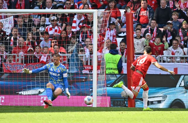 Penalty area scene, goal area scene Goal shot Action Goal chance Luis Diaz FC Bayern Muenchen FCB 14 vs Goalkeeper Marvin Schwaebe 1 FC Koeln KOE 01 FC Bayern Muenchen FCB vs 1 FC Koeln 16 05 2026 DFL REGULATIONS PROHIBIT ANY USE OF PHOTOGRAPHS AS IMAGE SEQUENCES AND OR QUASI VIDEO FC Bayern Muenchen FCB vs 1 FC Koeln
