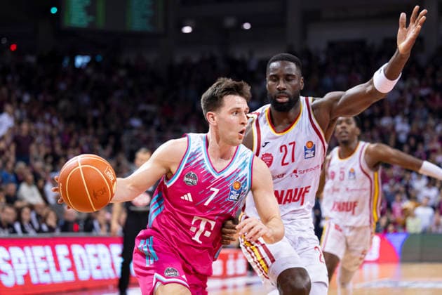 Grayson MURPHY BON 7, left on ball, in duel against Eddy EDIGIN JR WUE 27, right , action final score 54 69, Basketball 1 Bundesliga Telekom Baskets Bonn Fitness First Wuerzburg Baskets Würzburg BON vs WUE Playoffs, Quarterfinals, 1 match, in T E L E C O M D O M E, on 16 05 2026, Â