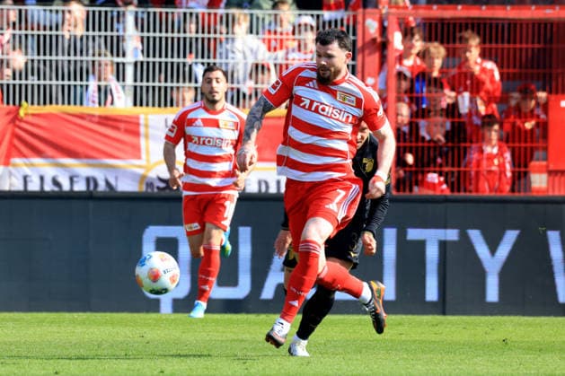 DEU, DFL, 1 FBL, 1 FC Union vs FC Augsburg, 16 05 2026, Stadion Alte Foersterei, Berlin, DEU, DFL, 1 FBL, 1 FC Union vs FC Augsburg, in the picture Oliver Burke 1 FC Union Berlin 7 DFL regulations prohibit any use of Photographs as image sequences and or quasi video nordphotoxGmbHx xEngler nph00076