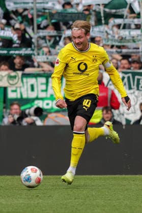 16.05.2026, xgrfx, Fussball 1.Bundesliga, SV Werder Bremen - Borussia Dortmund v.l. Julian Brandt (Borussia Dortmund) (DFL DFB REGULATIONS PROHIBIT ANY USE OF PHOTOGRAPHS as IMAGE SEQUENCES and or QUASI-VIDEO) Bremen *** 16 05 2026, xgrfx, Soccer 1 Bundesliga, SV Werder Bremen Borussia Dortmund v l Julian Brandt Borussia Dortmund DFL DFB REGULATIONS PROHIBIT ANY USE OF PHOTOGRAPHS as IMAGE SEQUENCES and or QUASI VIDEO Bremen