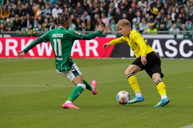 16 05 2026, xgrfx, Soccer 1 Bundesliga, SV Werder Bremen Borussia Dortmund v l Justin Njinmah Werder Bremen , Daniel Svensson Borussia Dortmund DFL DFB REGULATIONS PROHIBIT ANY USE OF PHOTOGRAPHS as IMAGE SEQUENCES and or QUASI VIDEO Bremen