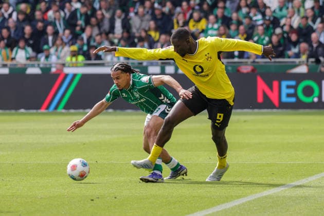 16 05 2026, xgrfx, Soccer 1 Bundesliga, SV Werder Bremen Borussia Dortmund v l Isaac Schmidt Werder Bremen , Serhou Guirassy Borussia Dortmund DFL DFB REGULATIONS PROHIBIT ANY USE OF PHOTOGRAPHS as IMAGE SEQUENCES and or QUASI VIDEO Bremen