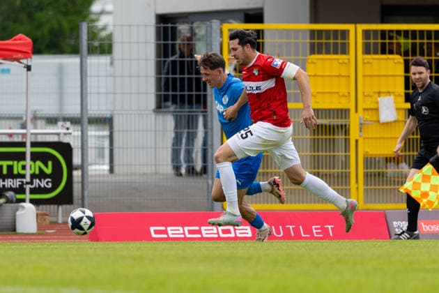 Jacob Collmann FC Astoria Walldorf, 30 and Matthias Schmitz TSG Balingen, 25 TSG Balingen vs FC Astoria Walldorf, Football Oberliga, Season 2025 2026, 16 05 26 TSG Balingen vs FC Astoria Walldorf, Football, Regionalliga Suedwest, 34 Matchday, Season 2025 2026, 16 05 26 Villingen Copyright: xEibner-Pressefoto KirstenxJägerx