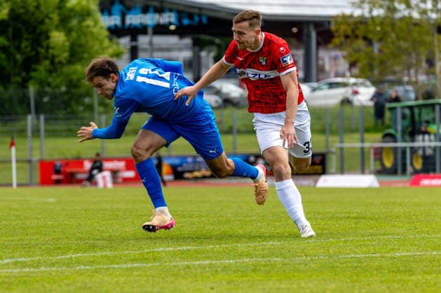 duel, duel, fight, tackle, duel, fight, tackle Bennet Schieber FC Astoria Walldorf, 12 and Simon Klostermann TSG Balingen, 33 TSG Balingen vs FC Astoria Walldorf, Soccer Oberliga, Season 2025 2026, 16 05 26 TSG Balingen vs FC Astoria Walldorf, Soccer, Regionalliga Suedwest, 34 Matchday, Season 2025 2026, 16 05 26 Villingen Copyright: xEibner-Pressefoto KirstenxJägerx