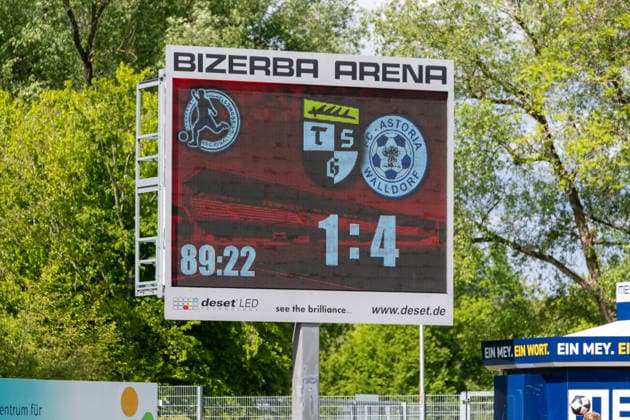 Scoreboard shortly before the end of the match TSG Balingen vs FC Astoria Walldorf, Soccer Oberliga, Season 2025 2026, 16 05 26 TSG Balingen vs FC Astoria Walldorf, Soccer, Regionalliga Suedwest, Matchday 34, Season 2025 2026, 16 05 26 Villingen Copyright: xEibner-Pressefoto KirstenxJägerx