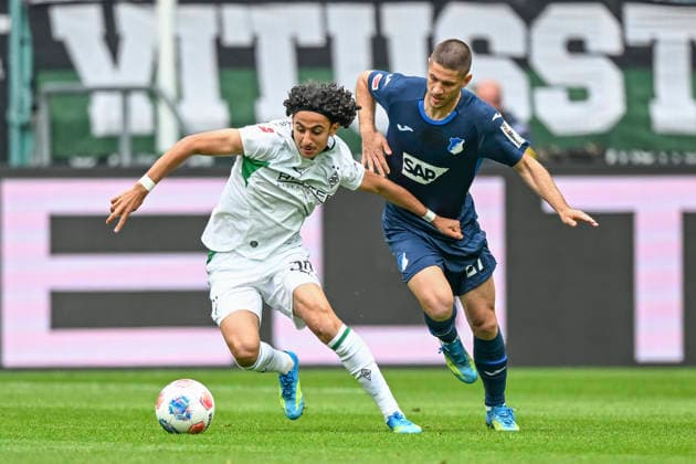 v li in duel Wael Mohya Moenchengladbach 36 Andrej Kramaric Hoffenheim 27 16 05 2026 ¢ Football ¢ Borussia Moenchengladbach vs TSG Hoffenheim, Borussia Park, Moenchengladbach, DFB DFL REGULATIONS PROHIBIT ANY USE OF PHOTOGRAPHS AS IMAGE SEQUENCES AND OR QUASI VIDEO Copyright: xpepphotox xHorstxMauelshagenx pep00321, pep_20260516_hm_357894