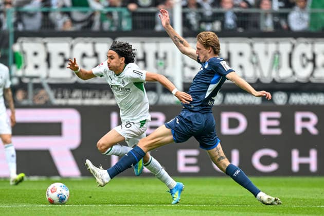 from left in duel Wael Mohya Moenchengladbach 36 Wouter Burger Hoffenheim 18 16 05 2026 ¢ Football ¢ Borussia Moenchengladbach vs TSG Hoffenheim, Borussia Park, Moenchengladbach, DFB DFL REGULATIONS PROHIBIT ANY USE OF PHOTOGRAPHS AS IMAGE SEQUENCES AND OR QUASI VIDEO Copyright: xpepphotox xHorstxMauelshagenx pep00321, pep_20260516_hm_357907