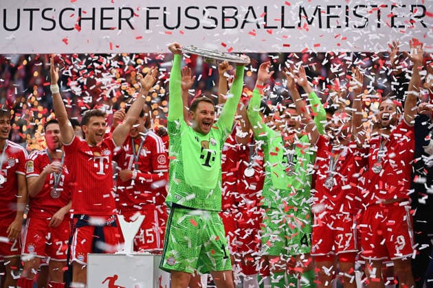 Team photo,Team,Mannschaft,Mannschaftsfoto, Manuel NEW goalkeeper Bayern Muenchen with bowl, Meisterschale,Pokal,Cup,Trophaee,Siegerehrung, Fußball 1 Bundesliga Saison 2025 2026, 34 Spieltag, Spieltag34 FC Bayern Muenchen 1 FC Koeln 5 1 am 16 05 2026 , A L L I A N Z A R E N A