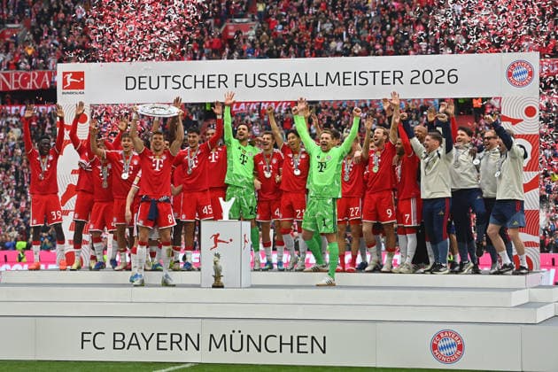 Team photo,Team,Mannschaft,Team photo Leon GORETZKA Bayern Muenchen with bowl, Award ceremony, Soccer 1 Bundesliga season 2025 2026, 34 Matchday, Matchday34 FC Bayern Muenchen 1 FC Koeln 5 1 on 16 05 2026 , A L L I A N Z A R E N A