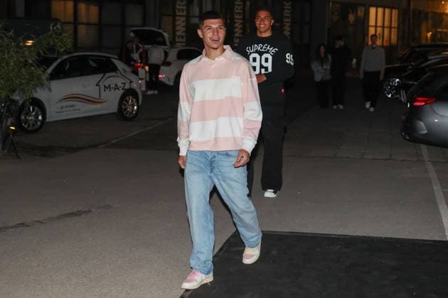 Mert Koemuer 36 FC Augsburg arrives at the location, FC Augsburg end of season party, Football, 1 Bundesliga, 34 Matchday, 16 05 2026 DFL DFB regulations prohibit any use of photographs as image sequences and or quasi video Augsburg Bayern Germany Copyright: xkolbert-press ChristianxKolbertx