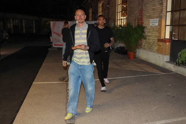 Marius Wolf 27 FC Augsburg arrives at the location, FC Augsburg end of season party, Football, 1 Bundesliga, 34 Matchday, 16 05 2026 DFL DFB regulations prohibit any use of photographs as image sequences and or quasi video Augsburg Bayern Germany Copyright: xkolbert-press ChristianxKolbertx