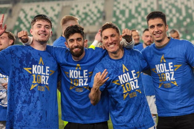 2026.05.16 Radom pilka nozna PKO Ekstraklasa sezon 2025 2026 Radomiak Radom - Lech Poznan feta radosc mistrzostwo szatnia N z Foto Przemyslaw Szyszka PressFocus 2026.05.16 Radom Football - Polish PKO Ekstraklasa season 2025 2026 Radomiak Radom - Lech Poznan Credit: Przemyslaw Szyszka PressFocus NEWSPIX.PL --- newspix.pl 