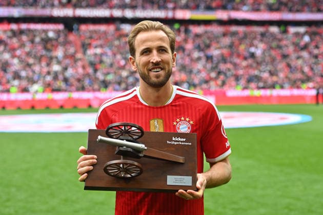 Harry KANE Bayern Muenchen with the Kicker Torjaeger Kanone Soccer 1 Bundesliga Season 2025 2026, 34 Matchday, Matchday34 FC Bayern Muenchen 1 FC Koeln 5 1 on 16 05 2026 , A L L I A N Z A R E N A
