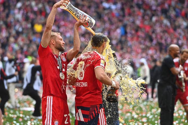 Beer shower Konrad LAIMER Bayern Muenchen surpasses Leon GORETZKA Bayern Muenchen Football 1 Bundesliga Season 2025 2026, 34 Matchday, Matchday34 FC Bayern Muenchen 1 FC Koeln 5 1 on 16 05 2026 , A L L I A N Z A R E N A